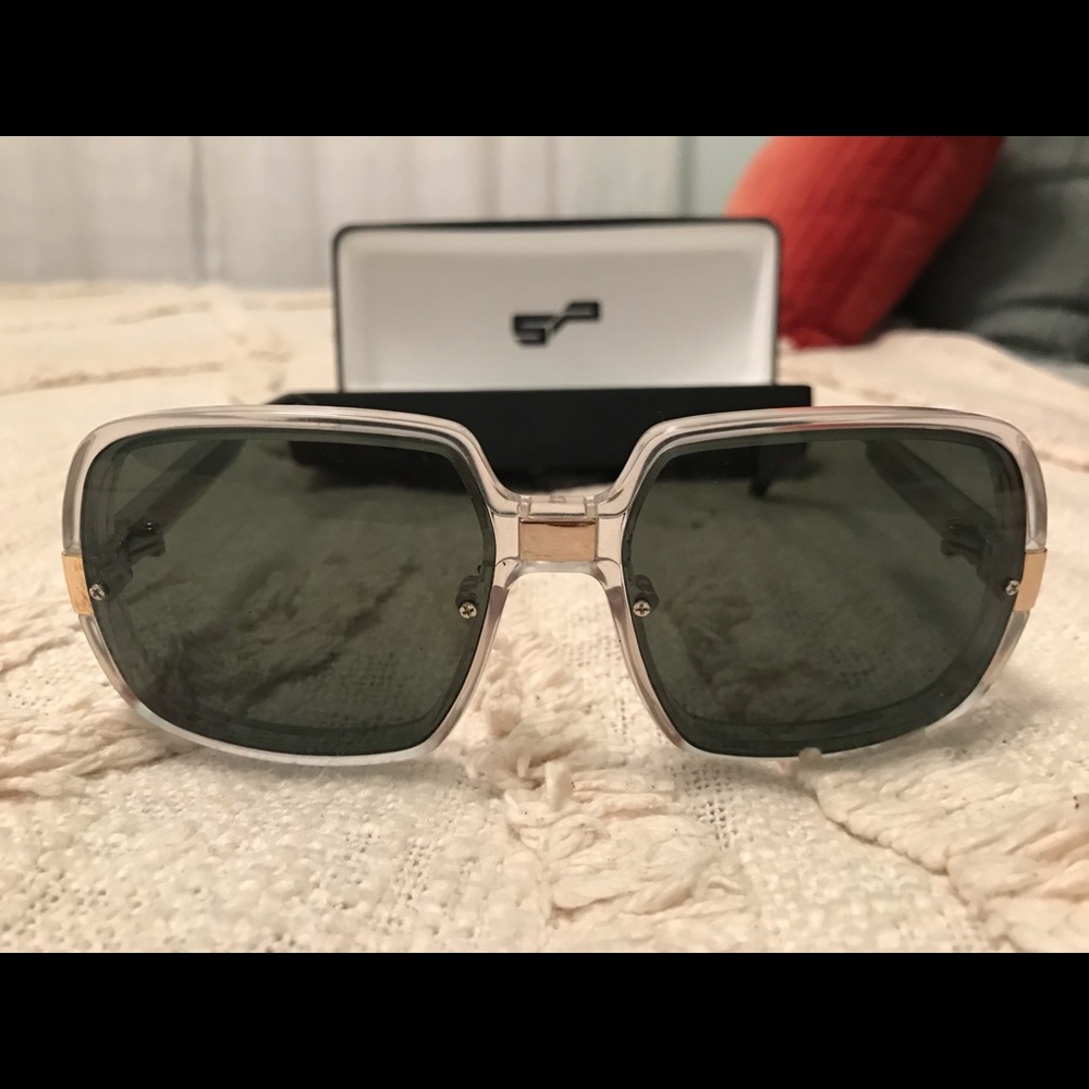 Spitfire oversized square sunnies.